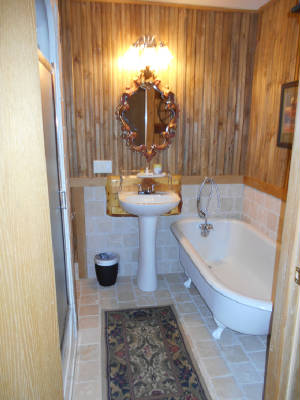 Beartrap1/PondHouseMasterBath.jpg